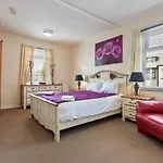 Comfortable Apartment In Blackpool Near Sea